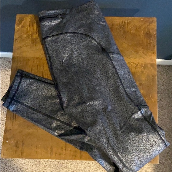 LuLulemon; RARE reflective pattern!! - Picture 5 of 8